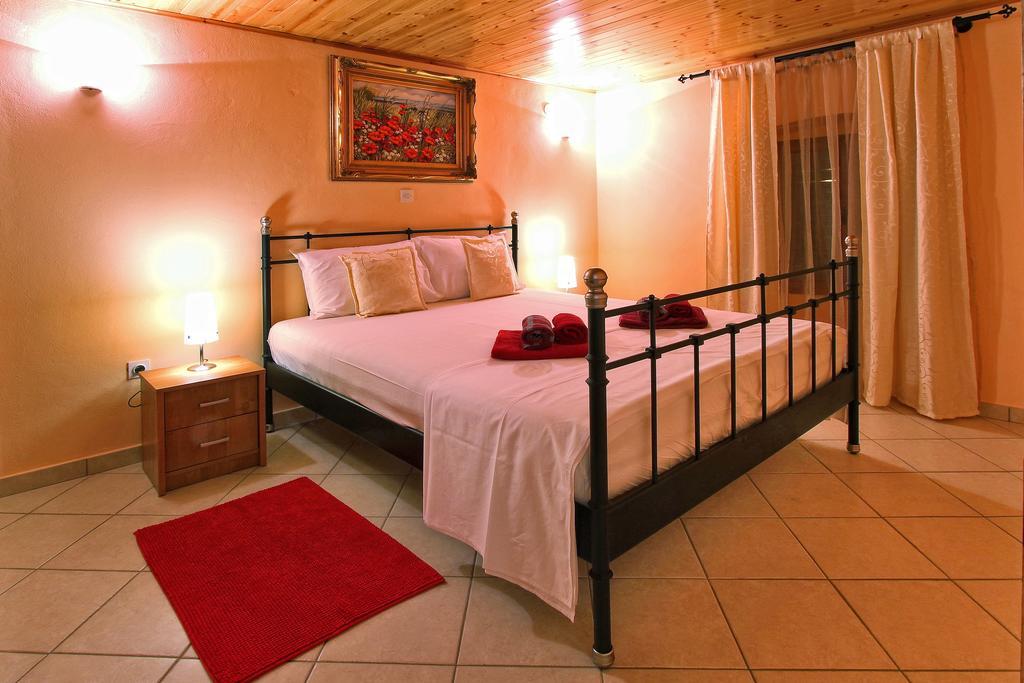 Holiday Home Marko Funtana Exterior photo